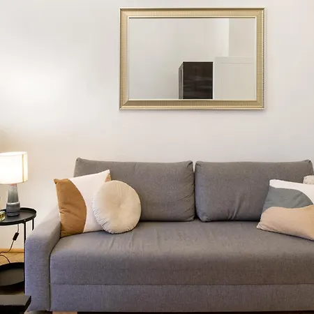 Wawelove Spacious 3 Bedroom Apt 1 Min To Main Sq!-3